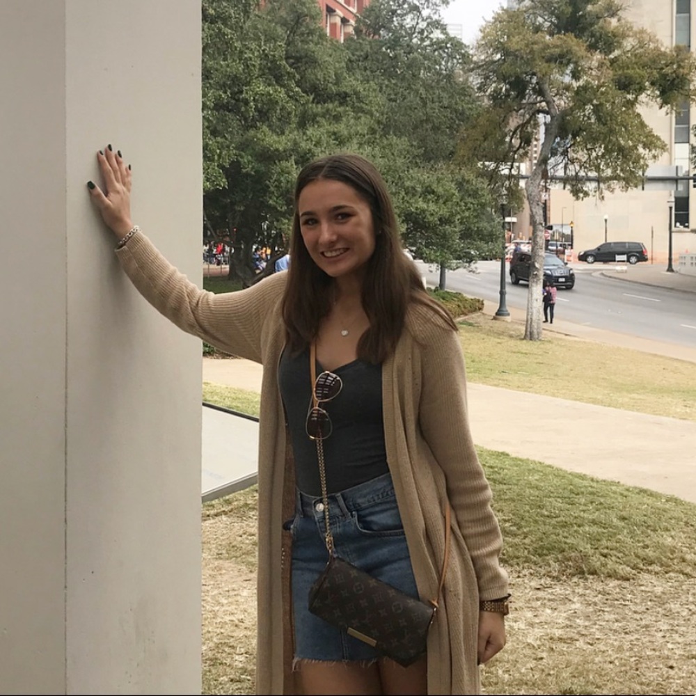 Meet your Posher, Danica